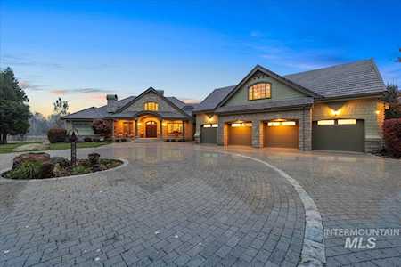 8177 N N Stonebriar Lane Meridian, ID 83646