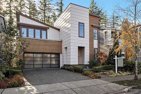 1125 Pine Crest Circle NE Issaquah, WA 98029