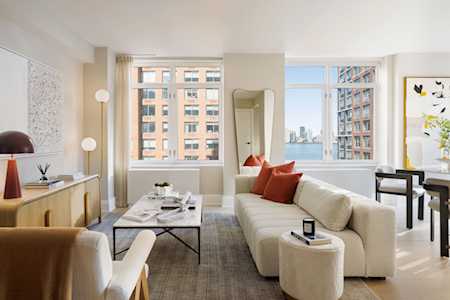 210 Warren St #8P New York, NY 10282