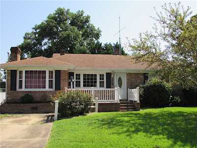 133 W Royce Dr Chesapeake, VA 23322