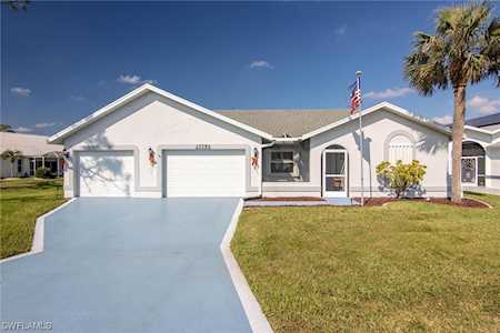 17751 Dragonia Dr North Fort Myers, FL 33917