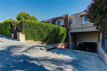 532 N Mariposa Ave #102 Los Angeles, CA 90004