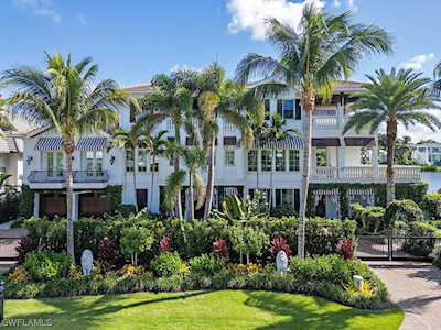 590 N Gulf Shore Blvd Naples, FL 34102