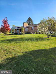 119 Fox Hill Rd Shippensburg, PA 17257