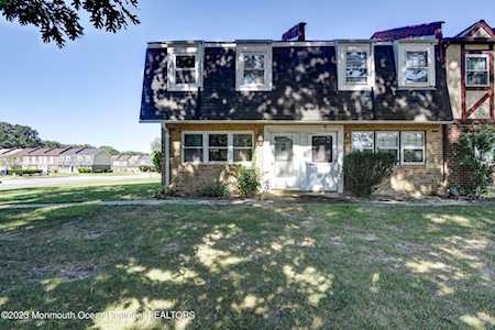 1 Briar Mills Dr Brick, NJ 08724