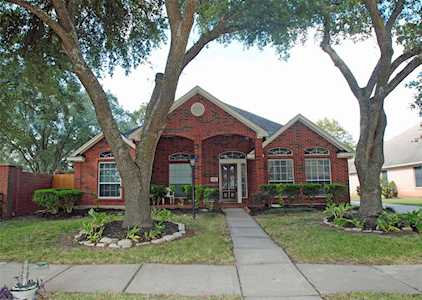 2734 Colonial Lakes Dr Missouri City, TX 77459