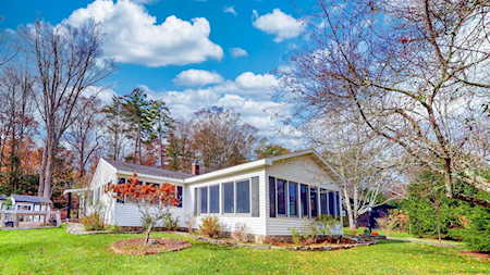 4 Lazy Brook Ln Woodstock, NY 12498