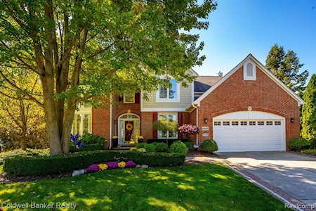 45595 Irvine Dr Novi, MI 48374