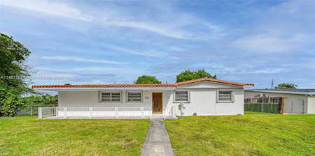 8741 SW 20th Ter Miami, FL 33165