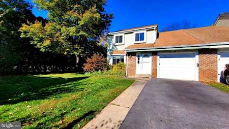 65 Greenwoods Dr Horsham, PA 19044