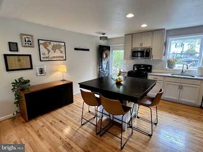 2952 Sycamore St Alexandria, VA 22305