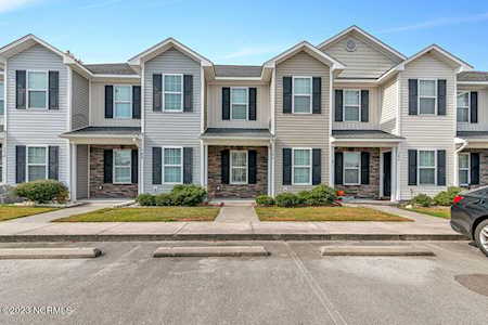 306 Glen Cannon Dr Jacksonville, NC 28546