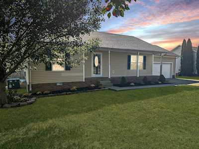 3272 N Senseney Cir Clarksville, TN 37042