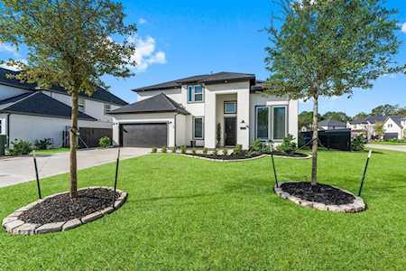 115 E Christine Manor Dr Montgomery, TX 77316