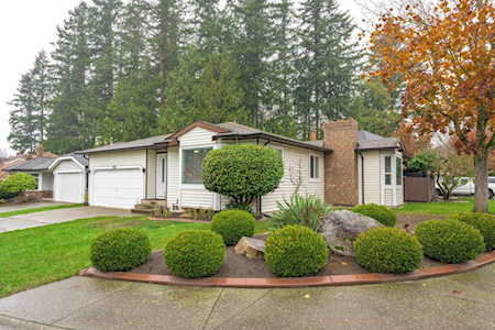 5975 Parkside Place Surrey, BC V3X 2B6