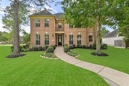 502 Shadywood Dr Friendswood, TX 77546