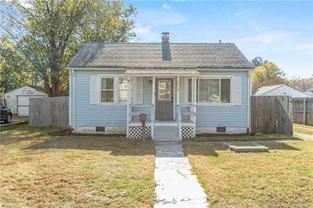 2712 Mark St Chesapeake, VA 23324