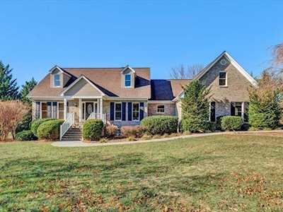 4085 Mountain Pass Troutville, VA 24175