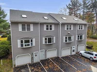 95 Tennis Plaza Rd #26 Dracut, MA 01826