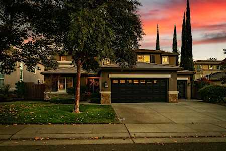 961 Glennfinnan Way Folsom, CA 95630
