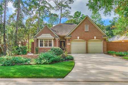 35 Berryview Ct The Woodlands, TX 77380