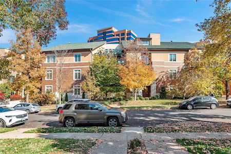 23 Brighton Way St Louis, MO 63105
