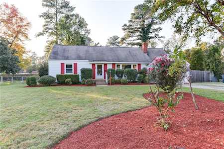 702 Jackson Dr Williamsburg, VA 23185