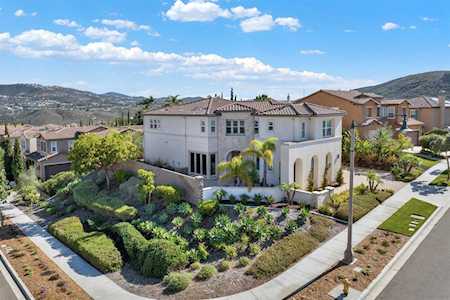 7116 Sitio Caliente Carlsbad, CA 92009