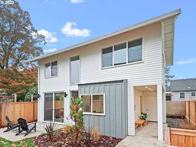 4760 NE 40th AVE #B Portland, OR 97211