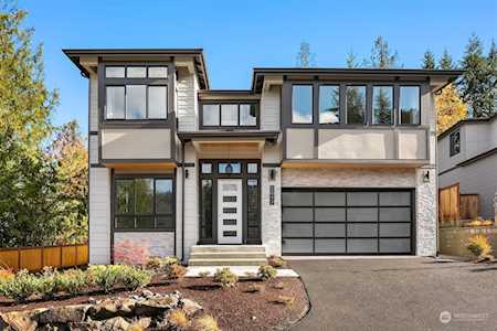 1043 NW Inneswood Dr Issaquah, WA 98027