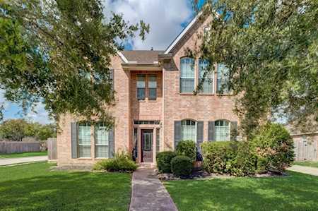 714 Arlington Pointe Dr League City, TX 77573