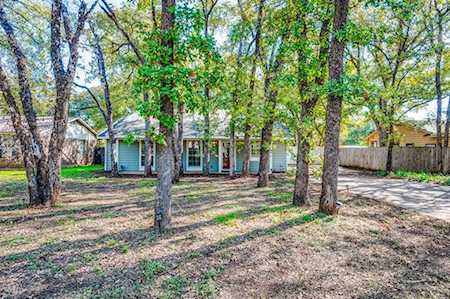 2321 Royce Drive Arlington, TX 76016