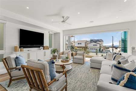 5600 Seashore Dr Newport Beach, CA 92663