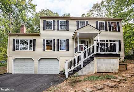 1127 Columbus Dr Stafford, VA 22554