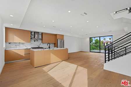1426 N Jonah Ln Los Angeles, CA 90028