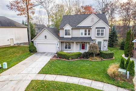 1095 Appaloosa South Lyon, MI 48178