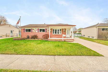 38203 Avondale St Westland, MI 48186