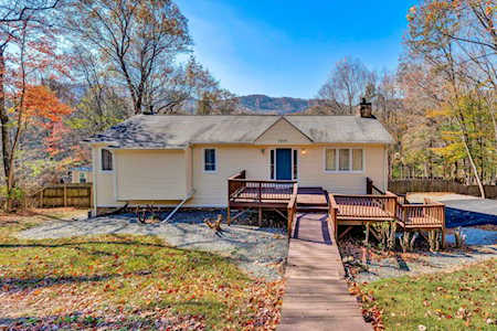 7270 Carriage Hills Roanoke, VA 24018