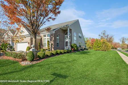 33 Lusitano Rd Manalapan, NJ 07726