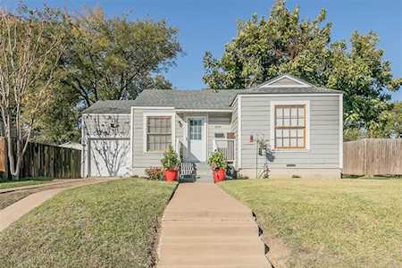 809 E Mulkey Street Fort Worth, TX 76104