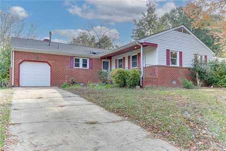 896 Clemson Dr Newport News, VA 23608
