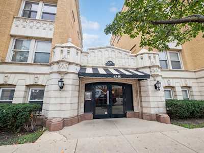 4240 N Clarendon Ave #410N Chicago, IL 60613
