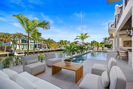 2521 NE 48th Ct Lighthouse Point, FL 33064
