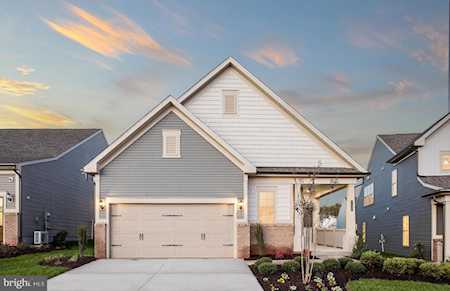 21939 Hawksbill High Circle #01 Sterling, VA 20164