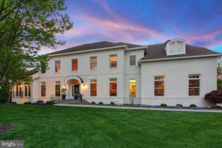 19195 Charandy Dr Leesburg, VA 20175