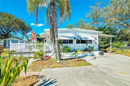 27328 Valois Dr Bonita Springs, FL 34135