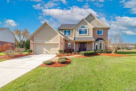 438 Robert Ct Canton Twp, MI 48188