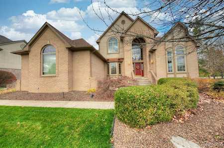 48684 Castleside Dr Canton Twp, MI 48187