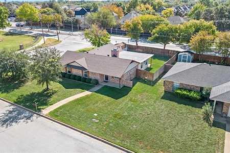 2101 Pecos Drive Grapevine, TX 76051