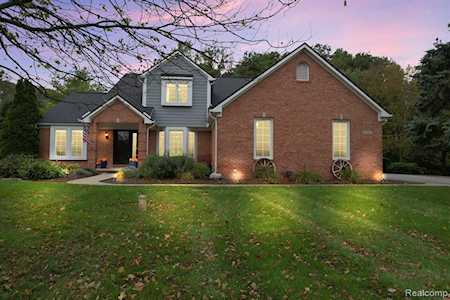 5426 Morningview Brighton Twp, MI 48114